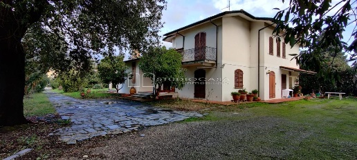 casa indipendente in vendita a Cascina in zona San Casciano