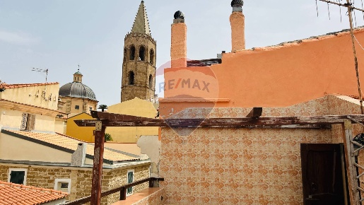 Foto Appartamento in Via Cavour, Alghero Centro Storico di 173 m²