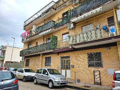 Foto Appartamento a Pomigliano d'Arco Centro di 110 m² con 4 locali