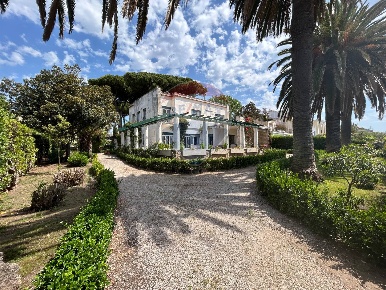 Foto Villa in Viale Circe, Terracina in vendita