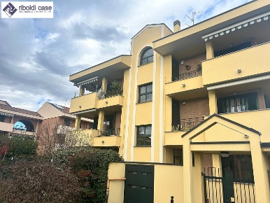 Foto Appartamento in VIA SAN VITTORE, Desio di 80 m² con 3 locali