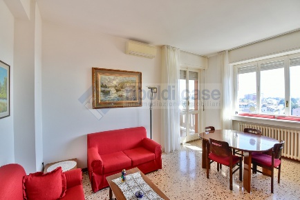 Foto Appartamento in A GABELLINI, Desio di 110 m² con 4 locali in vendita