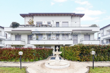 Foto Appartamento a Seregno Sant'Ambrogio di 170 m² con 4 locali in vendita