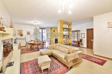 Foto Appartamento in VIA ARIOSTO, Seregno Ospedale di 170 m² con 4 locali