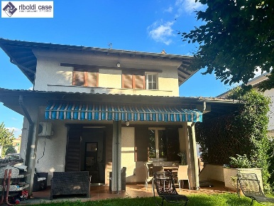 Foto Villa unifamiliare in VIA VERDI, Seregno Consonno - Bivio di 200 m²