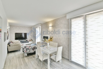 Foto Villa unifamiliare in VIA MATTEUCCI, Seregno San Carlo di 280 m²