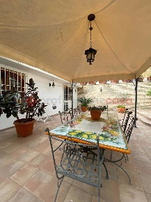 Foto Villa a schiera in Viale EUROPA 208, Terracina di 200 m² con 5 locali