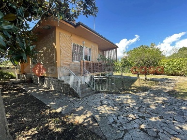 Foto Villa singola in Via SAN FELICE CIRCEO KM 900 1, Terracina di 100 m²