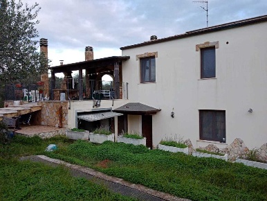 Foto Villa unifamiliare a Alghero di 180 m² con 5 locali in vendita
