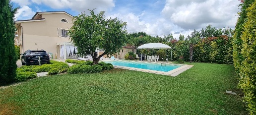 Foto Villa bifamiliare a Cascina Navacchio Nord - Zambra di 120 m²