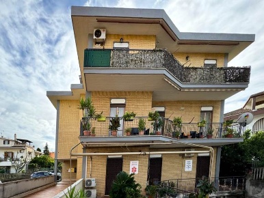 Foto Appartamento in Via Nettunense, Marino in vendita