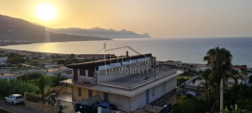 Foto Villa unifamiliare a Alcamo Centro di 240 m² con 4 locali in vendita