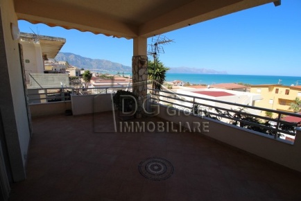 Foto Appartamento a Alcamo Alcamo Marina di 80 m² con 3 locali in vendita