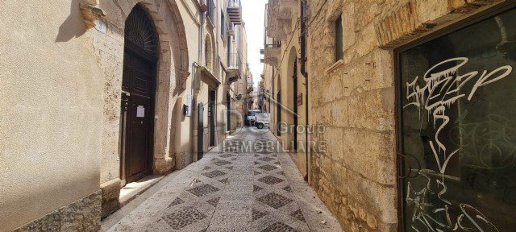 Foto Appartamento in VIA ALESSANDRO MANZONI, Alcamo di 150 m² con 5 locali