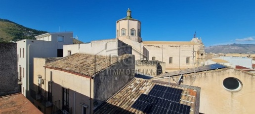Foto Appartamento in PIAZZA DELLA REPUBBLICA, Alcamo Centro di 145 m²
