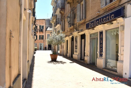 Foto Appartamento in Via Bebbia, Vasto Centro Storico di 141 m² in vendita