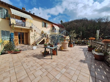 Foto Villa in Via Flaminia Nord, Foligno in vendita