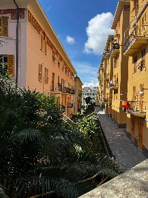 Foto Appartamento in Via Sapri, Genova Lagaccio di 60 m² con 5 locali