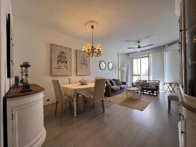 Foto Appartamento a Massa Marina di Massa Centro di 100 m² con 5 locali