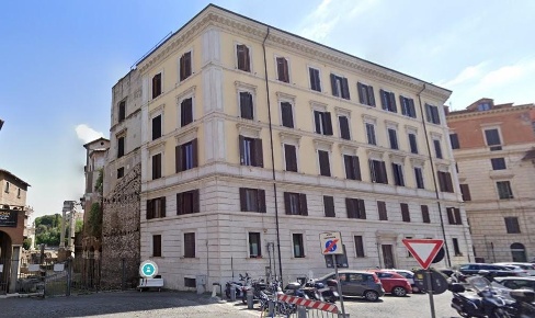 Foto Appartamento in Via Portico d'Ottavia, Roma in vendita