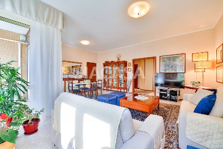 Foto Appartamento in Via Timavo, Milano Maggiolina di 136 m² con 3 locali