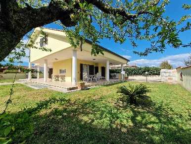 Foto Villa in Via Ravenna 42, Nettuno in vendita