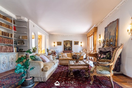 Foto Villa a schiera in VIA ANTONIO STOPPANI  62, Firenze di 284 m²