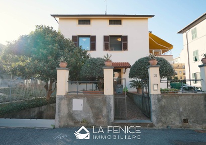 Foto Villa unifamiliare in VIA BIRAGO  4, La Spezia Maggiolina di 228 m²