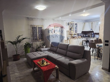 Foto Appartamento in via Casa 1, Ragusa Centro di 102 m² con 4 locali