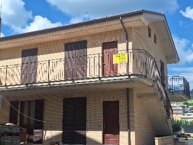 Foto Appartamento a Fermo Lido Di Fermo di 100 m² con 4 locali in vendita