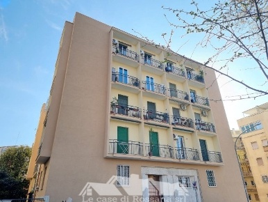 Foto Appartamento in via Val Brembana, Roma Città Giardino di 140 m²