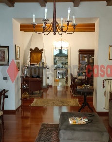 Foto Appartamento in Via Indipendenza 16, Salerno di 150 m² con 5 locali
