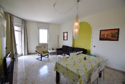 Foto Appartamento a Piacenza Via Taverna - Ospedale di 150 m² con 3 locali