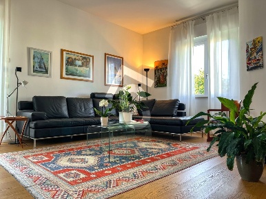 Foto Appartamento a Jesi Via Gramsci di 216 m² con 6 locali in vendita