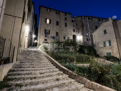 Foto Appartamento in Via Roccabella 21, Jesi Viale della Vittoria di 200 m²
