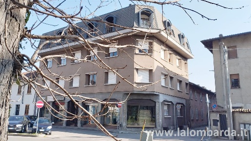 Foto Appartamento in Via Milano, Cesano Maderno di 97 m² con 3 locali