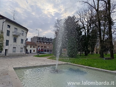 Foto Appartamento in Via Milano, Cesano Maderno di 97 m² con 3 locali