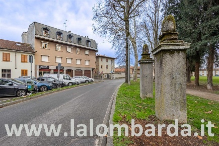 Foto Appartamento in Via Milano, Cesano Maderno di 97 m² con 3 locali