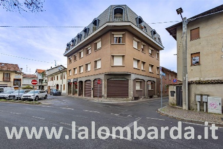 Foto Appartamento in Via Milano, Cesano Maderno di 97 m² con 3 locali
