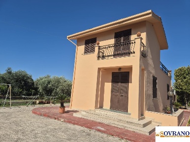 Foto Villa unifamiliare a Carini Torre Muzza di 200 m² con 6 locali