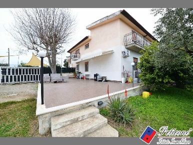 Foto Appartamento in via dello Spalviero, Fondi di 60 m² con 3 locali