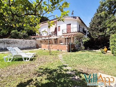 Foto Villa unifamiliare in Viale delle Rose, Fondi Rio Claro di 100 m²