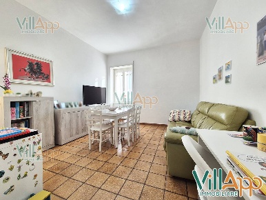 Foto Appartamento in Via Trento, Fondi Centro di 70 m² con 5 locali