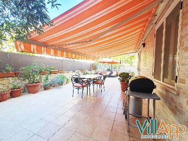 Foto Appartamento in Via Ripa, Fondi di 150 m² con 6 locali in vendita