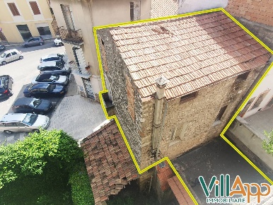 Foto Appartamento in Via dei Volsci, Fondi Centro di 80 m² con 5 locali