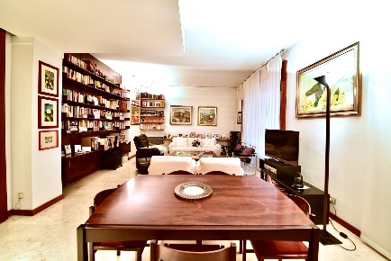 Foto Appartamento in VIA GIACOMO LEOPARDI, Saronno di 160 m² con 4 locali