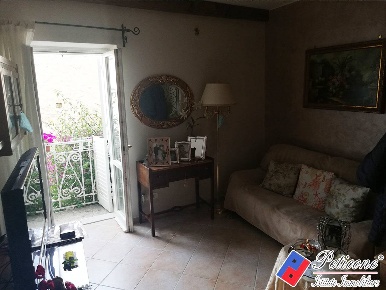 Foto Appartamento in Via Mazzini, Fondi Centro di 102 m² con 4 locali
