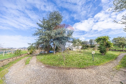 Foto Villa singola in VIA MONTAGNANO, Albano Laziale Cecchina di 450 m²