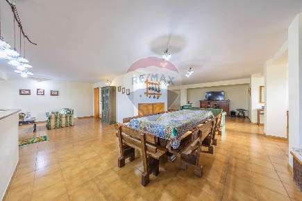 Foto Villa singola in VIA MONTAGNANO, Albano Laziale Cecchina di 450 m²