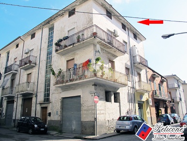 Foto Appartamento in Via Brescia, Fondi Centro di 113 m² con 6 locali
